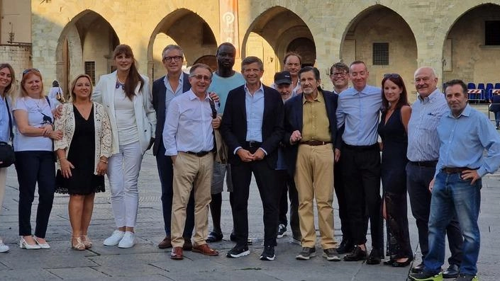 Candidati e sostenitori della lista Noi Moderati