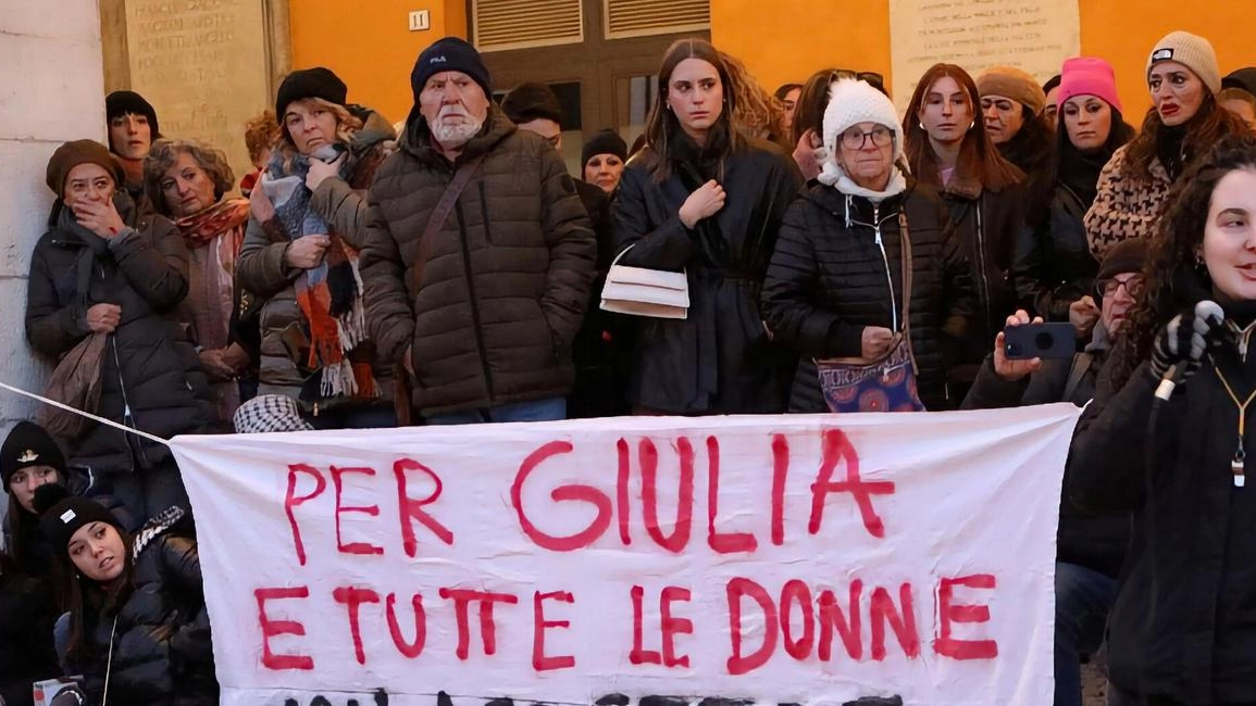 La consigliera Pd Guerrini: coinvolgere persone competenti come chi lavora nei centri antiviolenza. La prevenzione e l’importanza di cogliere i segnali" . La consigliera Pd Guerrini: coinvolgere persone competenti come chi lavora nei centri antiviolenza. La prevenzione e l’importanza di cogliere i segnali" .