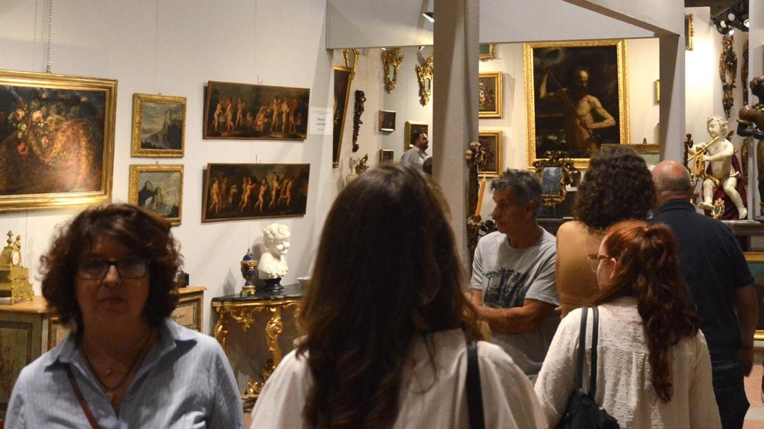 CortonAntiquaria è la più antica mostra d’arte e antiquariato d’Italia giunta alla 63esima edizione. Si è svolta dal 23 agosto al 7 settembre CortonAntiquaria è la più antica mostra d’arte e antiquariato d’Italia giunta alla 63esima edizione. Si è svolta dal 23 agosto al 7 settembre
