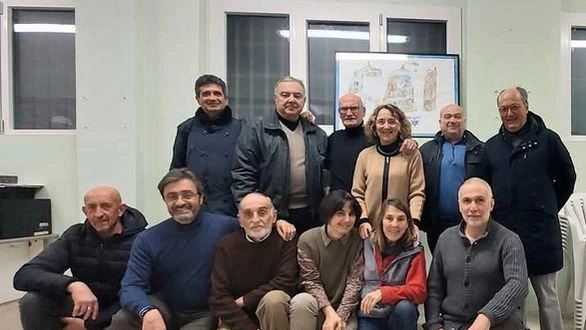 Ricomincia da tre il Club alpino italiano sezione di Arezzo che ha rinnovato il consiglio direttivo, ma riconfermando il suo... Ricomincia da tre il Club alpino italiano sezione di Arezzo che ha rinnovato il consiglio direttivo, ma riconfermando il suo...