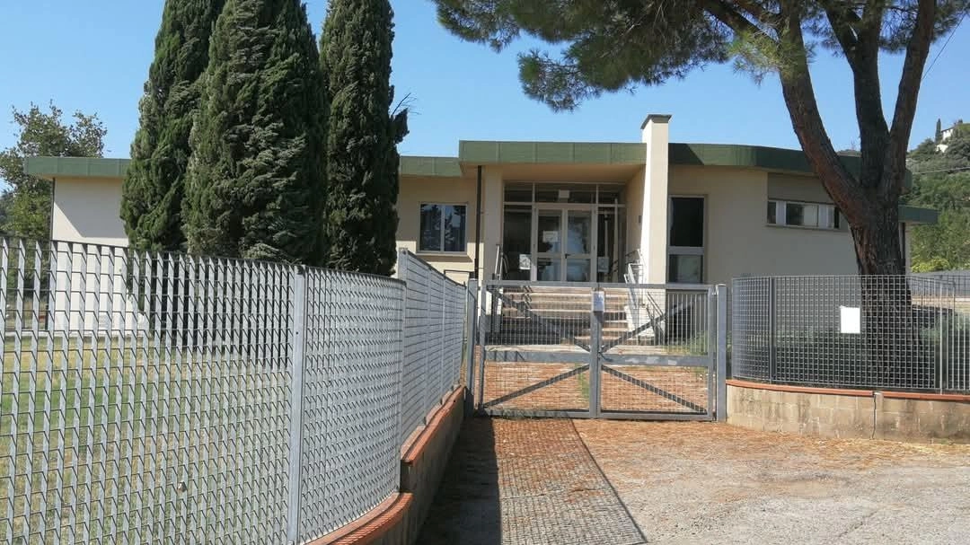 Una panoramica esterna della scuola per l’infanzia di Catena dove saranno realizzate le opere di efficientamento energetico Una panoramica esterna della scuola per l’infanzia di Catena dove saranno realizzate le opere di efficientamento energetico
