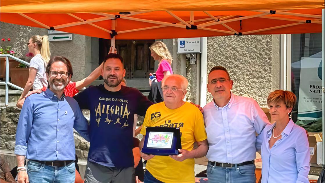 Un successo la festa dell’azalea a Camporgiano Un successo la festa dell’azalea a Camporgiano