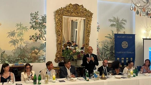 Una serata dedicata al Forte e al porto di Motrone, quella organizzata dal Rotary Club Viareggio Versilia martedì sera... Una serata dedicata al Forte e al porto di Motrone, quella organizzata dal Rotary Club Viareggio Versilia martedì sera...