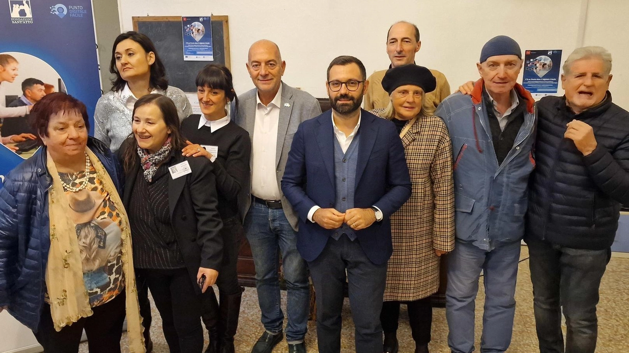 L’assessore Alessandro Sabella all’inaugurazione del Pdf a Monteoliveto (Acerboni/fotocastellani) L’assessore Alessandro Sabella all’inaugurazione del Pdf a Monteoliveto (Acerboni/fotocastellani)