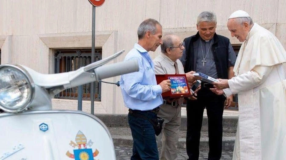 La Vespa donata a Papa Francesco