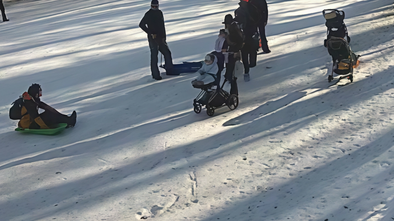 Sull’Amiata a causa della scarsità di neve gli impianti sono chiusi ormai da tre giorni e in attesa di nuove... Sull’Amiata a causa della scarsità di neve gli impianti sono chiusi ormai da tre giorni e in attesa di nuove...