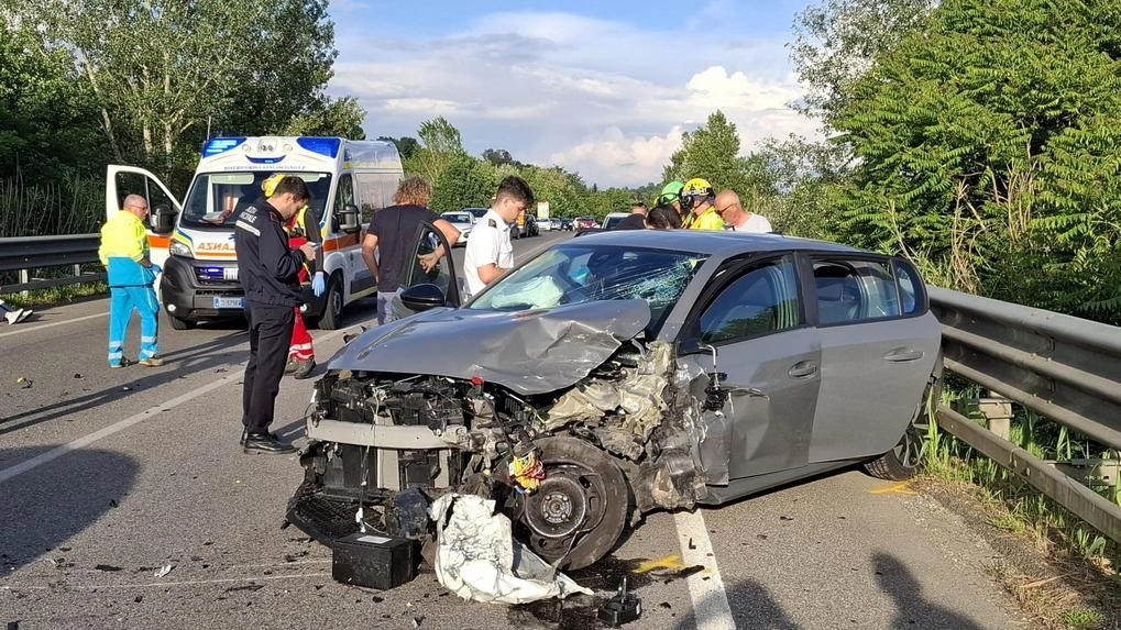 L’incidente di ieri pomeriggio sulla variante di Ginestra Fiorentina (FotocronacheGermogli) L’incidente di ieri pomeriggio sulla variante di Ginestra Fiorentina (FotocronacheGermogli)