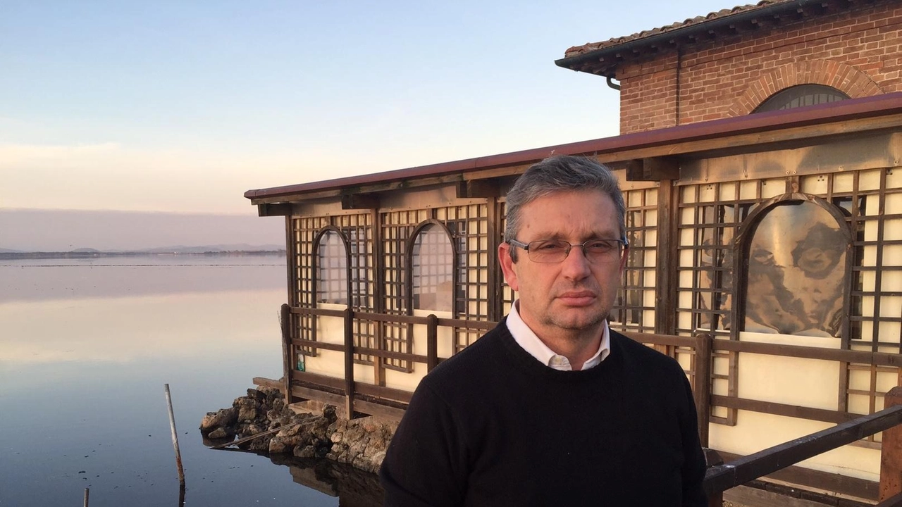Pier Luigi Piro, presidente della cooperativa «I Pescatori» di Orbetello, ha stimato in almeno un milione e mezzo di euro i danni per la morìa avuta in estate Pier Luigi Piro, presidente della cooperativa «I Pescatori» di Orbetello, ha stimato in almeno un milione e mezzo di euro i danni per la morìa avuta in estate