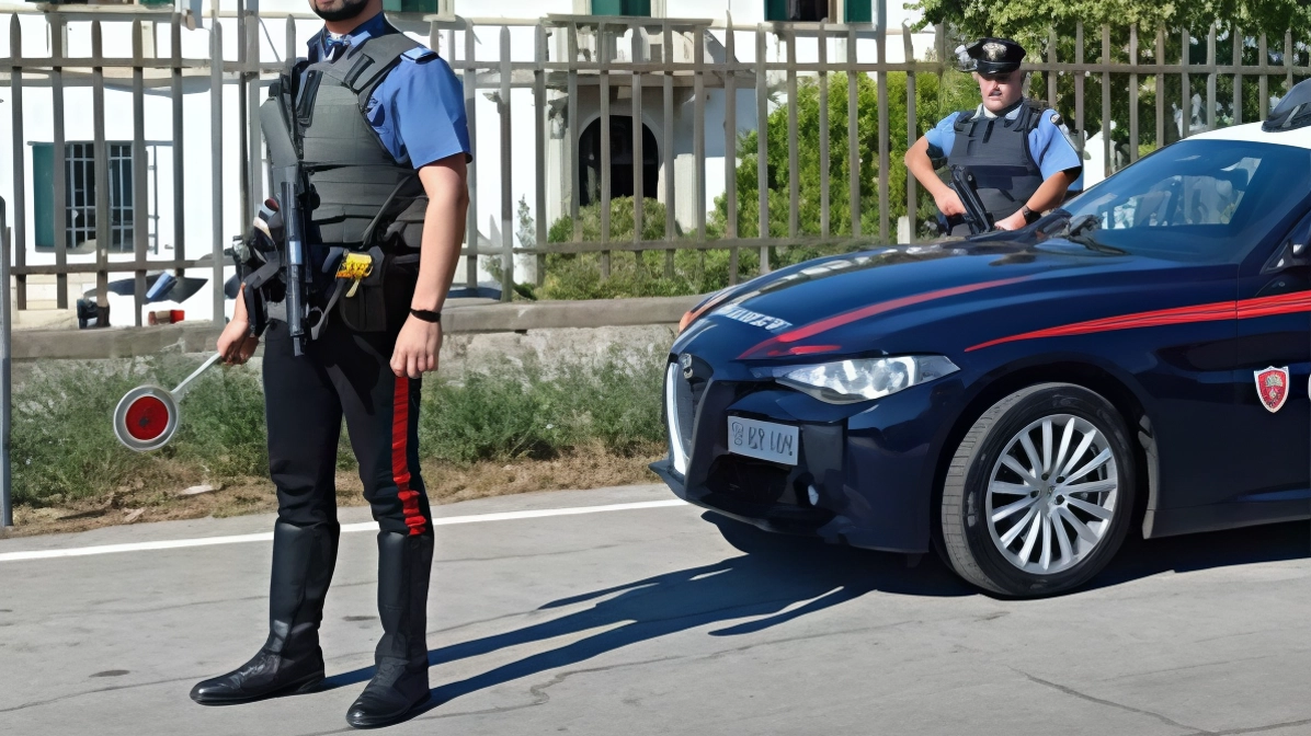 Un giovane georgiano è stato denunciato per porto abusivo di un coltello lungo 25 cm dai carabinieri di San Miniato durante un controllo del territorio a Castelfranco. L'arma è stata sequestrata e l'uomo denunciato alla Procura di Pisa. Un giovane georgiano è stato denunciato per porto abusivo di un coltello lungo 25 cm dai carabinieri di San Miniato durante un controllo del territorio a Castelfranco. L'arma è stata sequestrata e l'uomo denunciato alla Procura di Pisa.