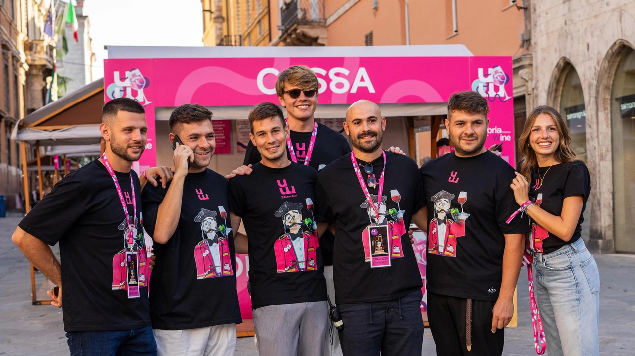 L’acropoli le aziende vinicole. Lo scorso anno il Festival ha registrato oltre 50mila presenze . Croce e Stafisso: "Appuntamento molto atteso e che ha saputo crescere". Oggi l’ultimo giorno . L’acropoli le aziende vinicole. Lo scorso anno il Festival ha registrato oltre 50mila presenze . Croce e Stafisso: "Appuntamento molto atteso e che ha saputo crescere". Oggi l’ultimo giorno .