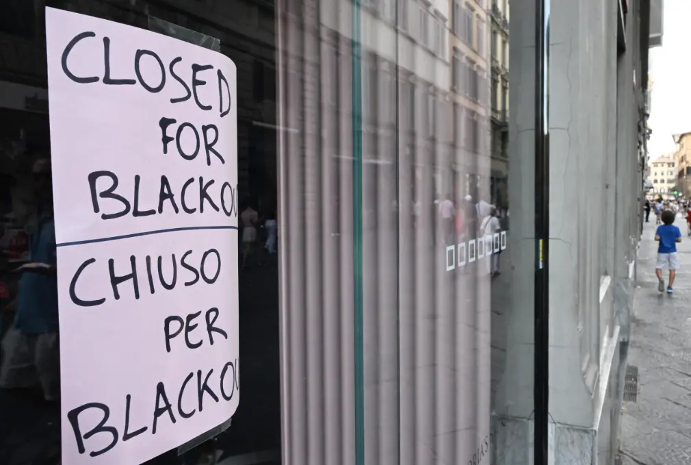 Persone bloccate negli ascensori: Firenze, nuovo black out, il lavoro di Enel per il ripristino