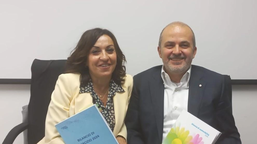 L’amministratrice delegata di Umbra Acque,. Tiziana Buonfiglio e il presidente Filippo Calabrese L’amministratrice delegata di Umbra Acque,. Tiziana Buonfiglio e il presidente Filippo Calabrese