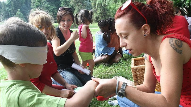 Proseguono le attività rivolte a bambini e famiglie nello spazio ‘Verde magico’ del Villino Vittoria nel parco della Padula. In... Proseguono le attività rivolte a bambini e famiglie nello spazio ‘Verde magico’ del Villino Vittoria nel parco della Padula. In...