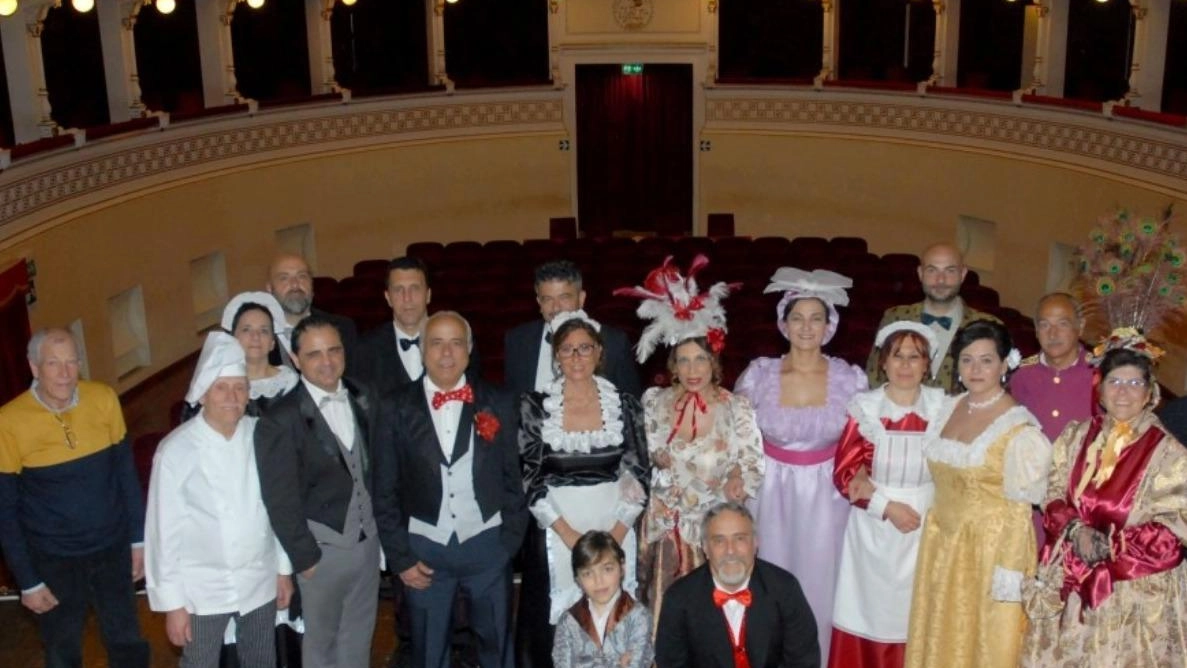 Parte oggi ad Arcidosso la nuova stagione teatrale "Autunno a Teatro" con la commedia "Cose Turche" della compagnia Il Teatraccio di Grosseto. Un'opportunità per godere di spettacoli amatoriali di qualità. Parte oggi ad Arcidosso la nuova stagione teatrale "Autunno a Teatro" con la commedia "Cose Turche" della compagnia Il Teatraccio di Grosseto. Un'opportunità per godere di spettacoli amatoriali di qualità.
