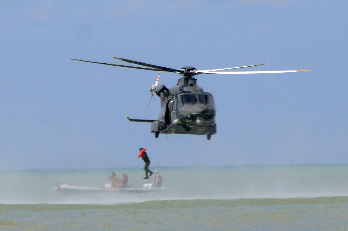 Esercitazione dell’Aeronautica a Marina di Grosseto, piloti in mare e task force di soccorsi Esercitazione dell’Aeronautica a Marina di Grosseto, piloti in mare e task force di soccorsi