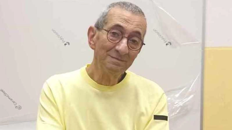 Lo scrittore ha presentato il suo libro ’L’ultima estate coi dischi volanti’ ai ragazzi dellla scuola media ’Carducci’ Lo scrittore ha presentato il suo libro ’L’ultima estate coi dischi volanti’ ai ragazzi dellla scuola media ’Carducci’