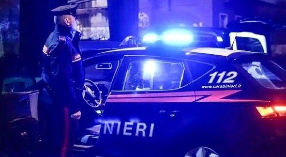 https://www.lanazione.it/image-service/view/acePublic/alias/contentid/ODVkNjM3NzAtZmQzOC00/0/carabinieri-di-notte.jpeg