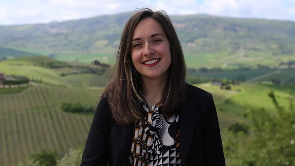 Assessora costretta a dimettersi per la sua relazione col sindaco, si appella a Meloni