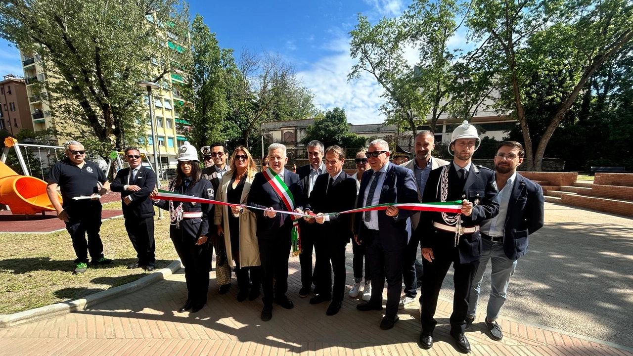 Le autorità inaugurano la nuova piazza San Domenico di Guzman Le autorità inaugurano la nuova piazza San Domenico di Guzman
