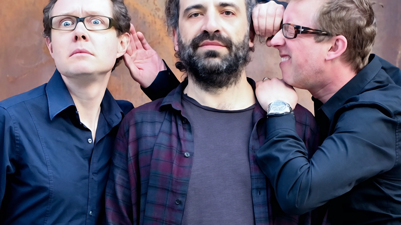 In scena stasera il Danish Trio: accanto all’italiano, Jesper Bodilsen al contrabbasso e Morten Lund alla batteria