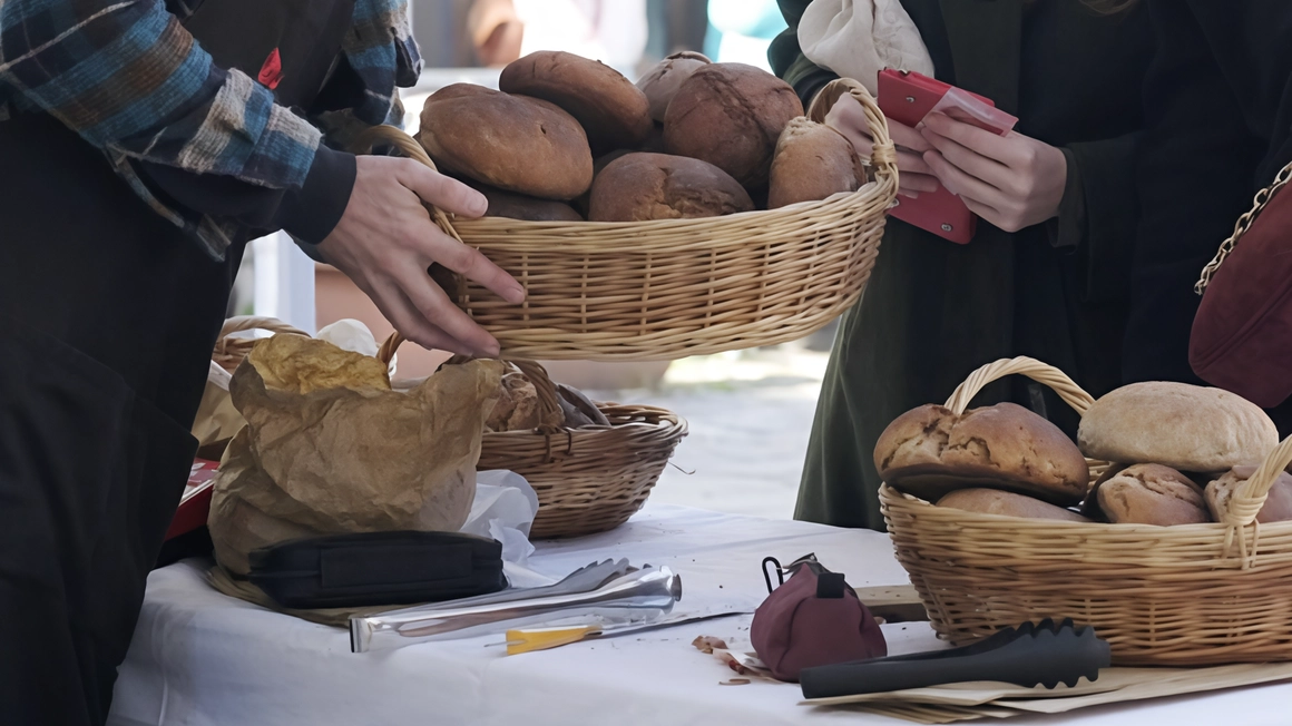Viaggio tra i produttori che animano il Mercato della terra di Slow Food. Grande successo di pubblico per l’iniziativa che punta a diventare un simbolo.