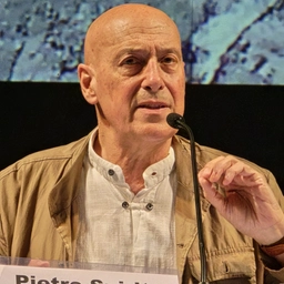 Quando eravamo profughi. Pietro Spirito: "Dalla ex Jugoslavia fino ai boat people"