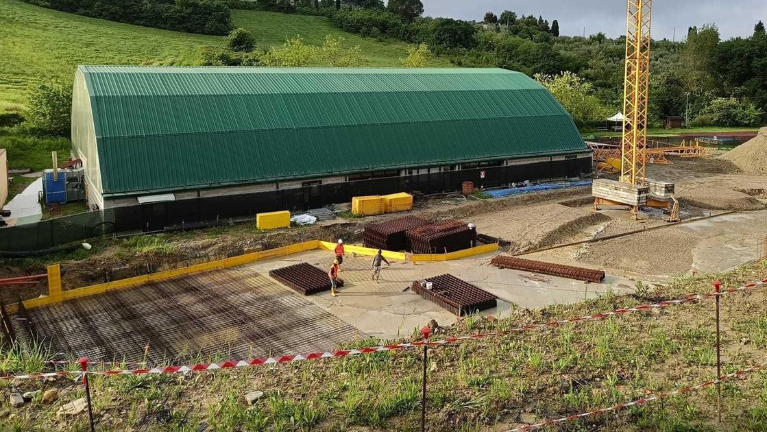 https://www.lanazione.it/image-service/view/acePublic/alias/contentid/ODY4ZDJiMmYtMTdlMi00/0/san-gimignano-e-il-futuro-costruzione-della-scuola-investimento-da-6-milioni.jpeg?f=16:9&w=1200&h=630