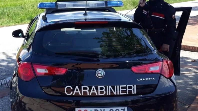 La misura cautelare nei confronti dell’indagato è stata eseguita dai carabinieri della sezione radiomobile della compagnia di Assisi