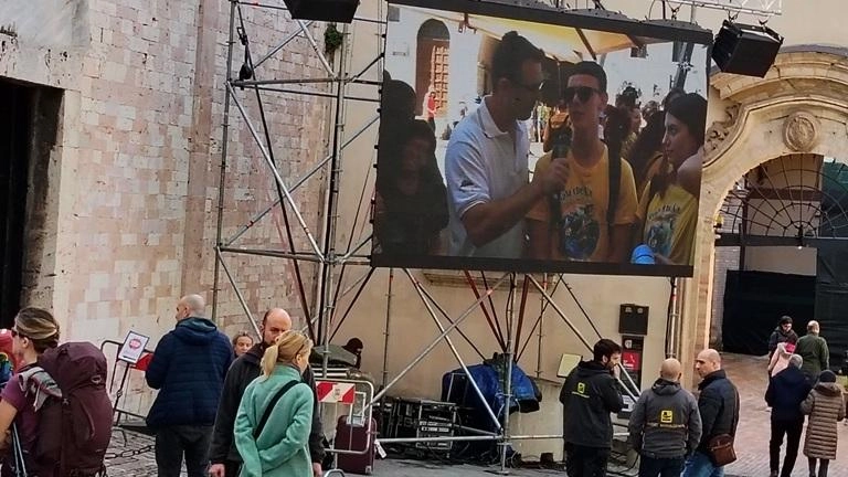 In città flussi di turisti assai rilevanti per la Pasqua, il Giubileo e le cerimonie relative alla canonizzazione di Carlo Acutis, prevista per il 27 aprile
