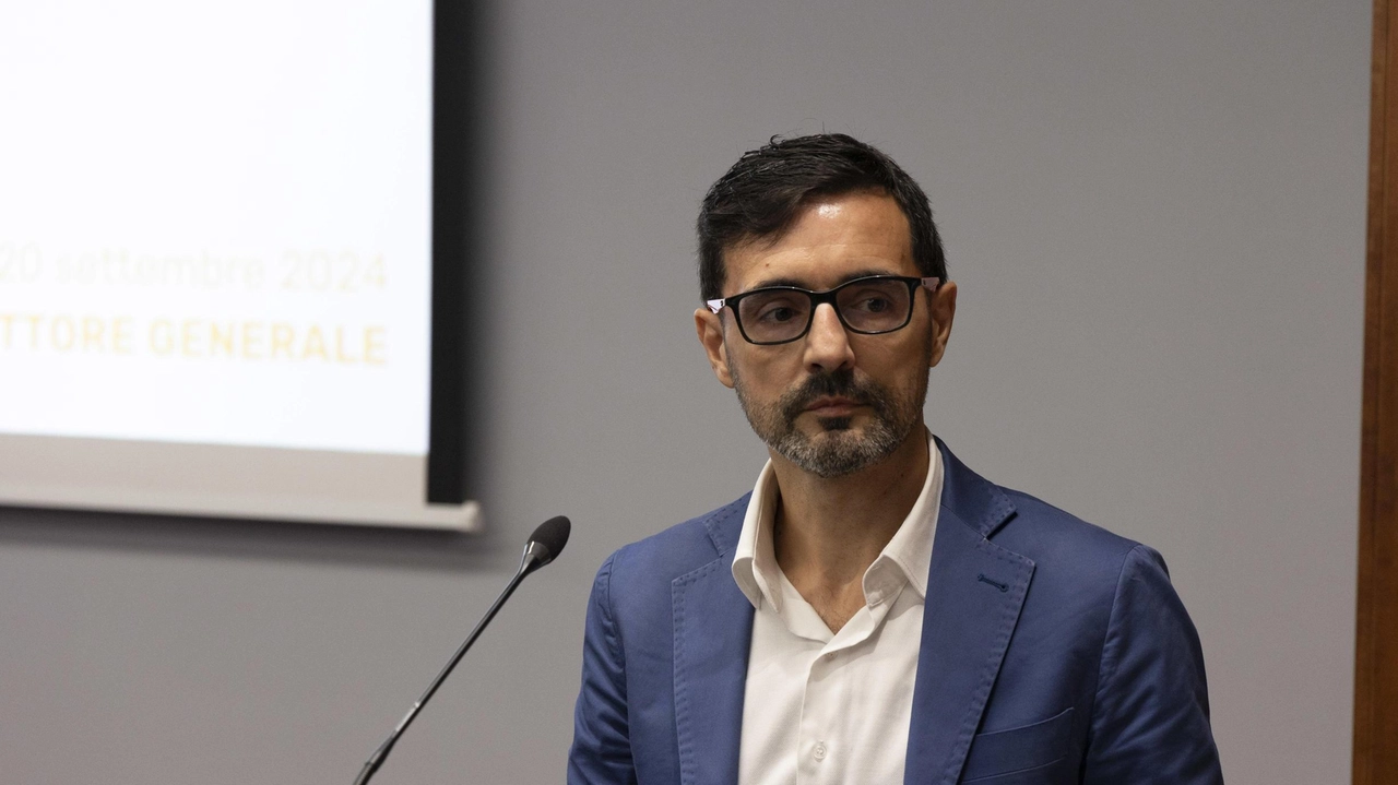 Il direttore generale della Asl Toscana Sud-Est nel mirino di un sindacato. Pochi giorni dopo il suo insediamento, Marco Torre...