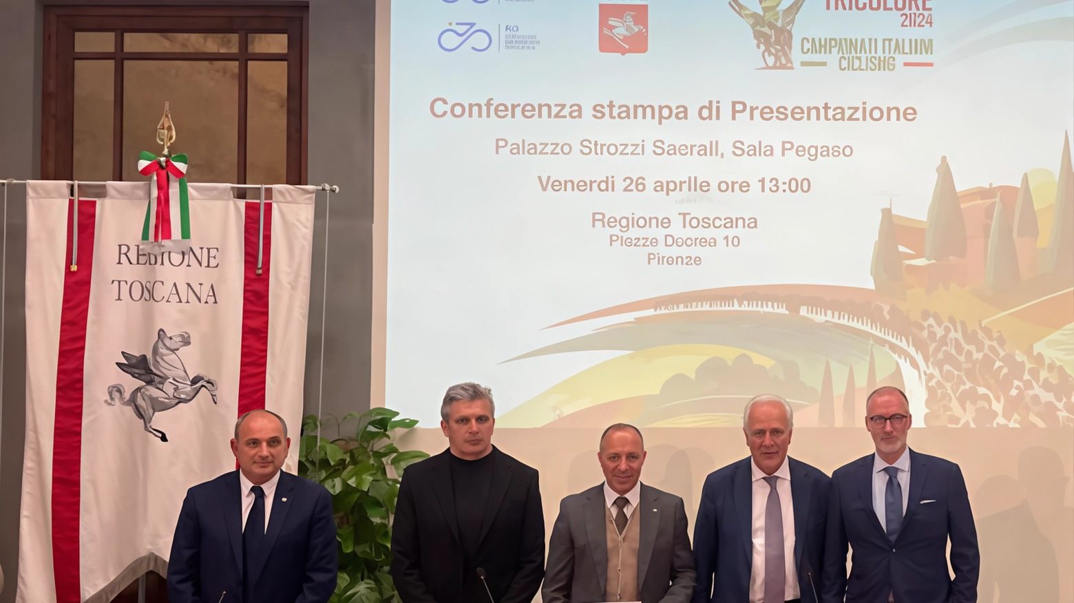 La Toscana si conferma leader nel ciclismo con il programma "Toscana Tricolore 2024", che celebra grandi campioni e presenta otto prestigiose manifestazioni, tra cui il Campionato Italiano professionisti e prove su pista e fuoristrada. Un riconoscimento alla regione per l'organizzazione impeccabile.