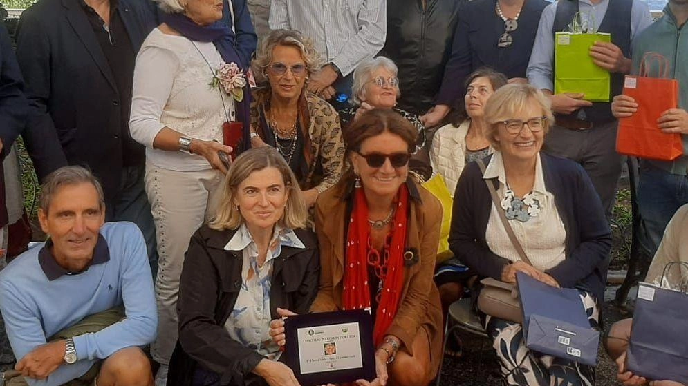Il "Priori Secret Garden" vince per la seconda volta il concorso "Perugia in fiore", promuovendo la valorizzazione del verde in città. Premi anche per altri partecipanti, con Paola Segoloni De Florentiis che si aggiudica il primo premio assoluto. Il "Priori Secret Garden" vince per la seconda volta il concorso "Perugia in fiore", promuovendo la valorizzazione del verde in città. Premi anche per altri partecipanti, con Paola Segoloni De Florentiis che si aggiudica il primo premio assoluto.