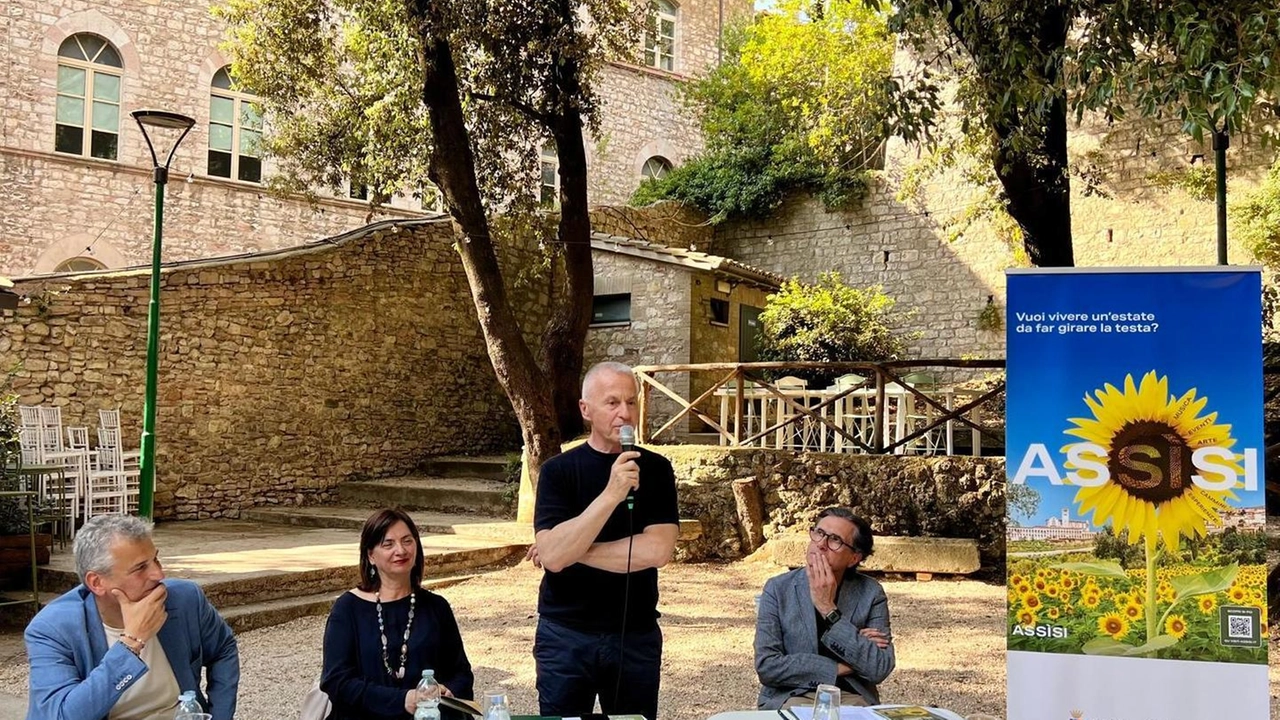 Alla scoperta del Monte Subasio. Un programma con 25 escursioni