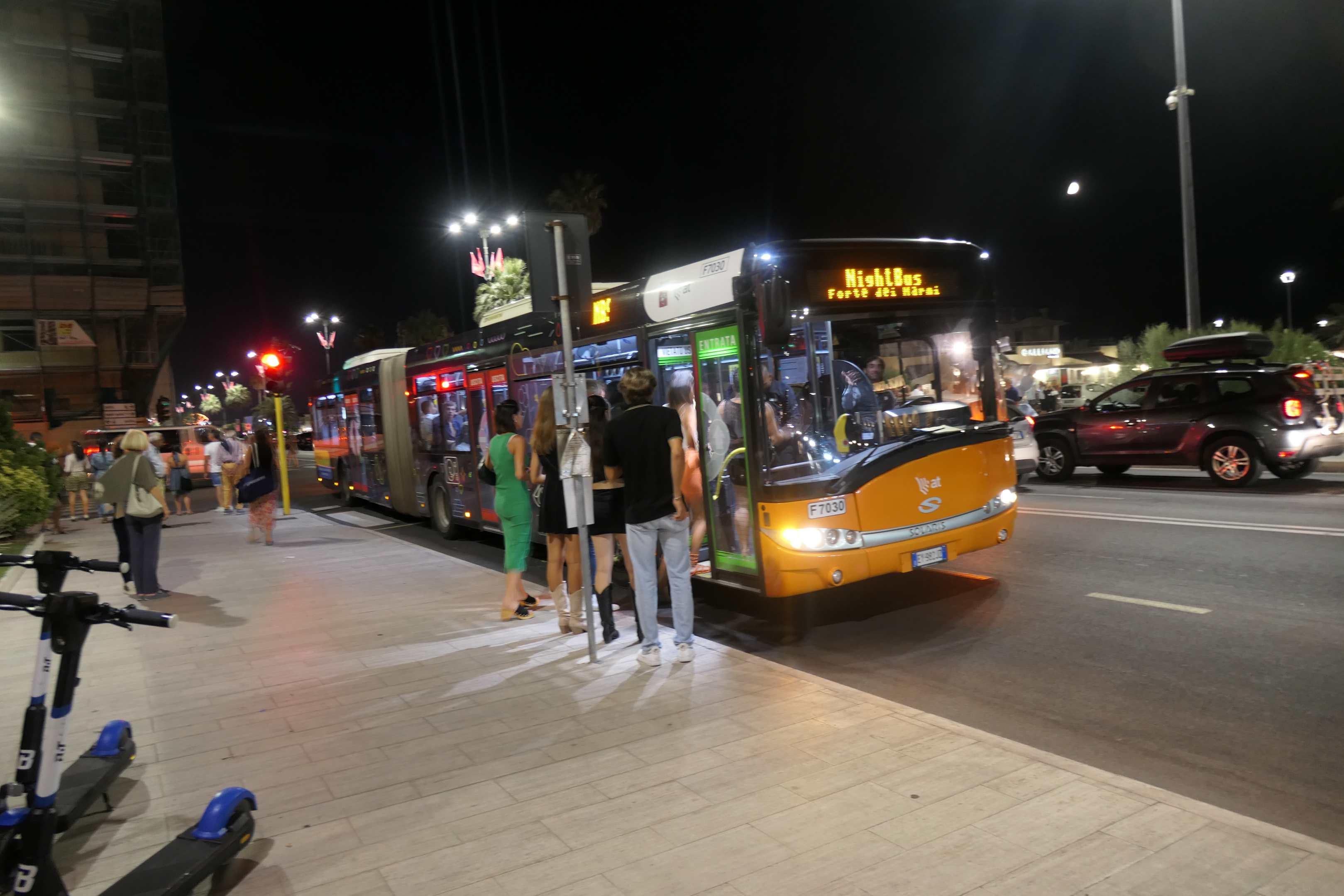 Bus notturno in Darsena, ecco ‘Viareggio by Night’ per spostarsi in sicurezza Bus notturno in Darsena, ecco ‘Viareggio by Night’ per spostarsi in sicurezza