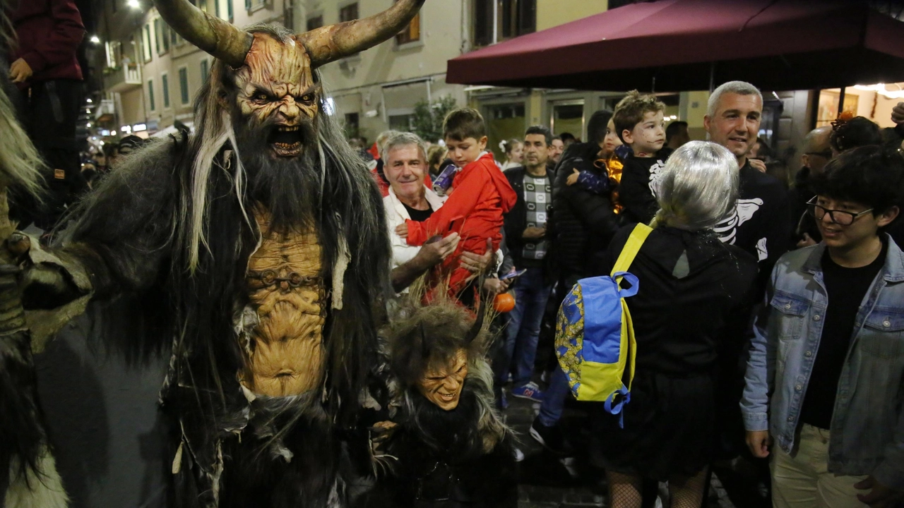 Il gruppo di Pontedera a sinistra critica la spesa di 55mila euro del Comune per la festa di Halloween, sottolineando priorità diverse e la valorizzazione della cultura locale. Il gruppo di Pontedera a sinistra critica la spesa di 55mila euro del Comune per la festa di Halloween, sottolineando priorità diverse e la valorizzazione della cultura locale.