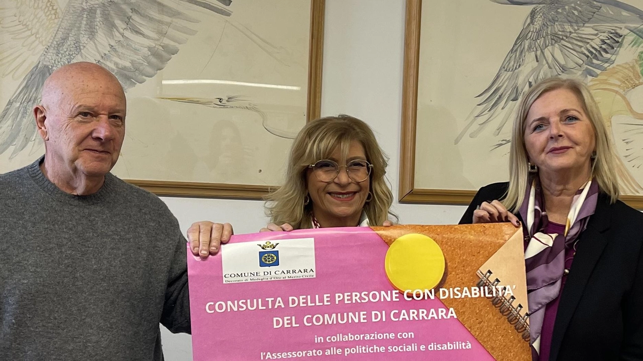 Marco Lagomarsini e Antonella Petrocchi della Consulta e l’assessore al Sociale Roberta Crudeli durante la presentazione della kermesse che si terrà martedì al Garibaldi Marco Lagomarsini e Antonella Petrocchi della Consulta e l’assessore al Sociale Roberta Crudeli durante la presentazione della kermesse che si terrà martedì al Garibaldi