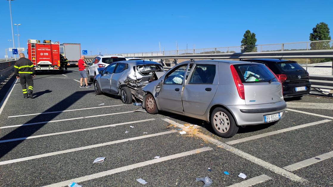 https://www.lanazione.it/image-service/view/acePublic/alias/contentid/ODZiOGEwM2QtM2ZlMi00/0/il-grave-incidente-avvenuto-questa-mattina-a-livorno-foto-muoversi-in-toscana.jpeg?f=16:9&w=1200&h=630