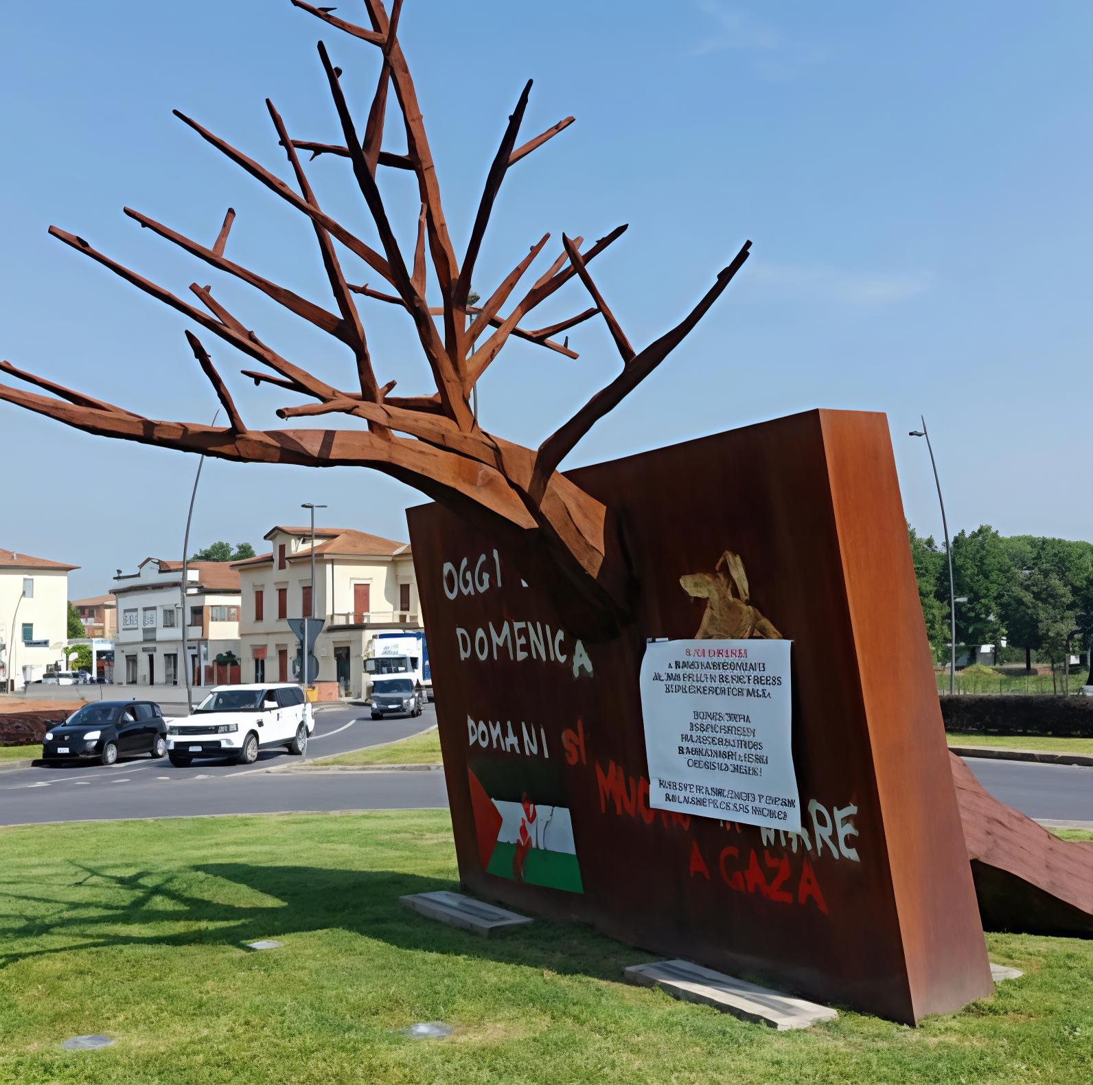 monumento di pierotti cartello farneticante critico d8217arte 8216indignato8217