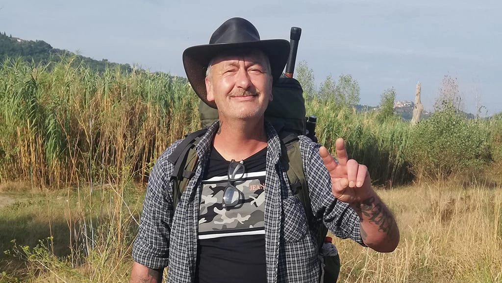 Thomas Brachshoss in cammino verso Santiago con i suoi cani Thomas Brachshoss in cammino verso Santiago con i suoi cani