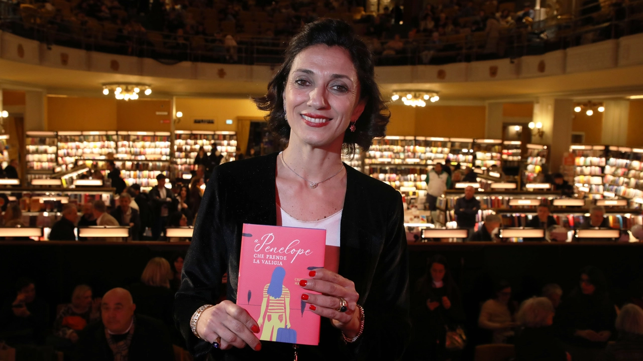 Presentazione del libro "A Penelope che prende la valigia" di Cristina Manetti (Foto Marco Mori/New Press Photo) Presentazione del libro "A Penelope che prende la valigia" di Cristina Manetti (Foto Marco Mori/New Press Photo)