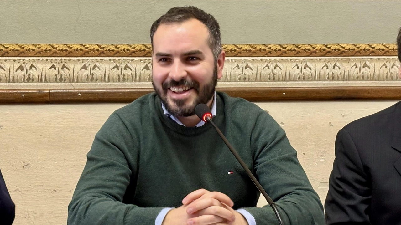 Mattia Belli, assessore del Comune di Pontedera nonché campione di preferenze nella città della Vespa Mattia Belli, assessore del Comune di Pontedera nonché campione di preferenze nella città della Vespa