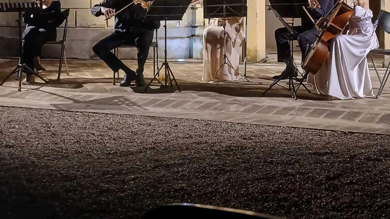 Questa sera si conclude a Perugia la rassegna estiva "Concerti del Tramonto" di UmbriaEnsemble con un omaggio a Puccini e la voce di Maria Grazia Calandrone. A seguire, i Concerti dell'Alba celebreranno le famiglie musicali. Questa sera si conclude a Perugia la rassegna estiva "Concerti del Tramonto" di UmbriaEnsemble con un omaggio a Puccini e la voce di Maria Grazia Calandrone. A seguire, i Concerti dell'Alba celebreranno le famiglie musicali.