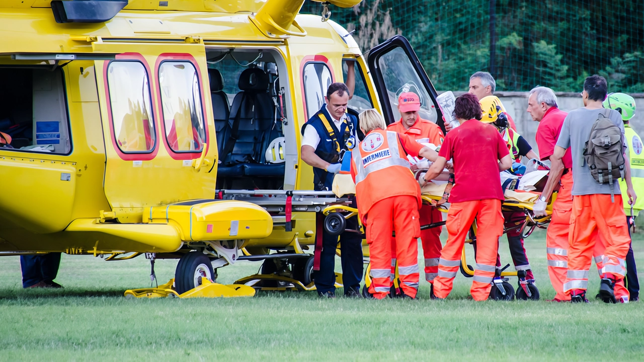 Nella foto d’archivio, un intervento di Pegaso 2: martedì ha trasportato la donna investita al policlinico di Siena Nella foto d’archivio, un intervento di Pegaso 2: martedì ha trasportato la donna investita al policlinico di Siena