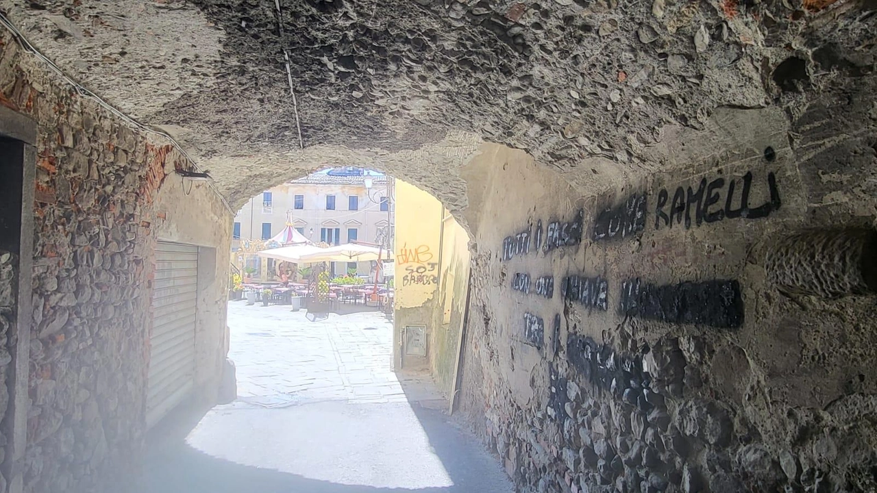 Slogan violenti in città. Scritte contro Ramelli