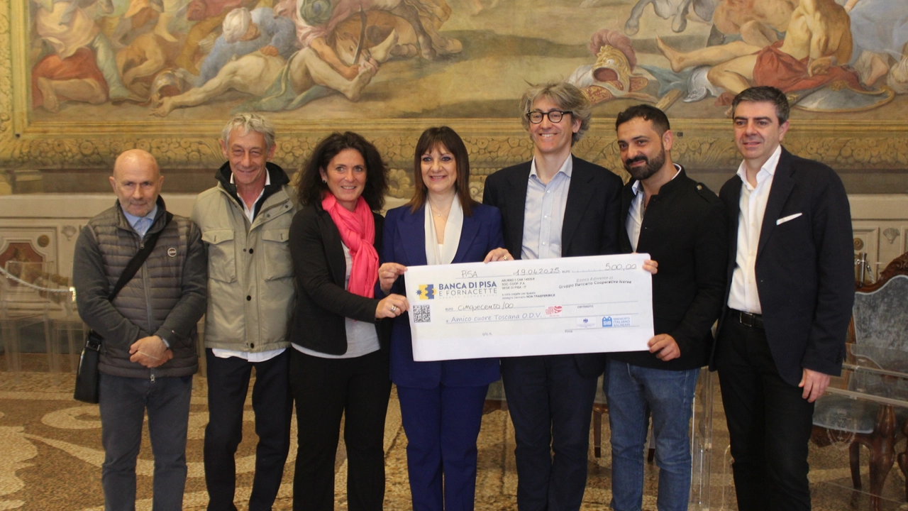 Solidarietà: l’Associazione Amico Cuore Toscana riceve la donazione dai balneari pisani