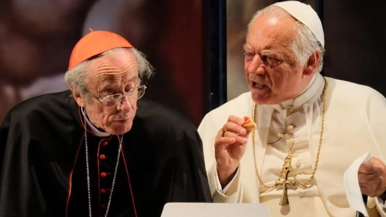 Lo spettacolo con Giorgio Colangeli e Mariano Rigillo, diretto da Giancarlo Nicoletti sul palco dei Rinnovati Lo spettacolo con Giorgio Colangeli e Mariano Rigillo, diretto da Giancarlo Nicoletti sul palco dei Rinnovati