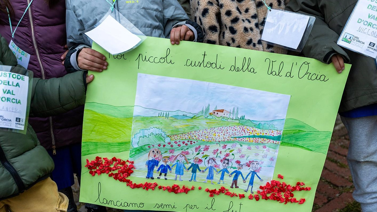 I Carabinieri forestali hanno ricordato l’importanza di trasmettere alle nuove generazioni il rispetto del suolo e delle risorse naturali