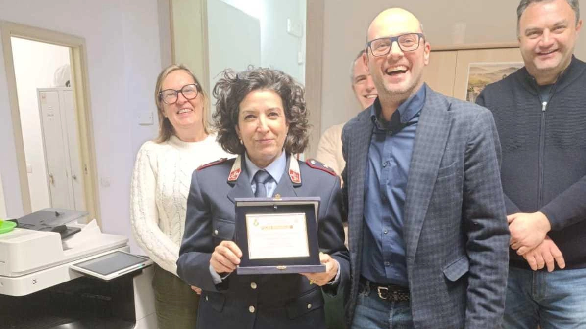 La dottoressa Edi Salvadori insieme al sindaco di San Gimignano Andrea Marrucci La dottoressa Edi Salvadori insieme al sindaco di San Gimignano Andrea Marrucci