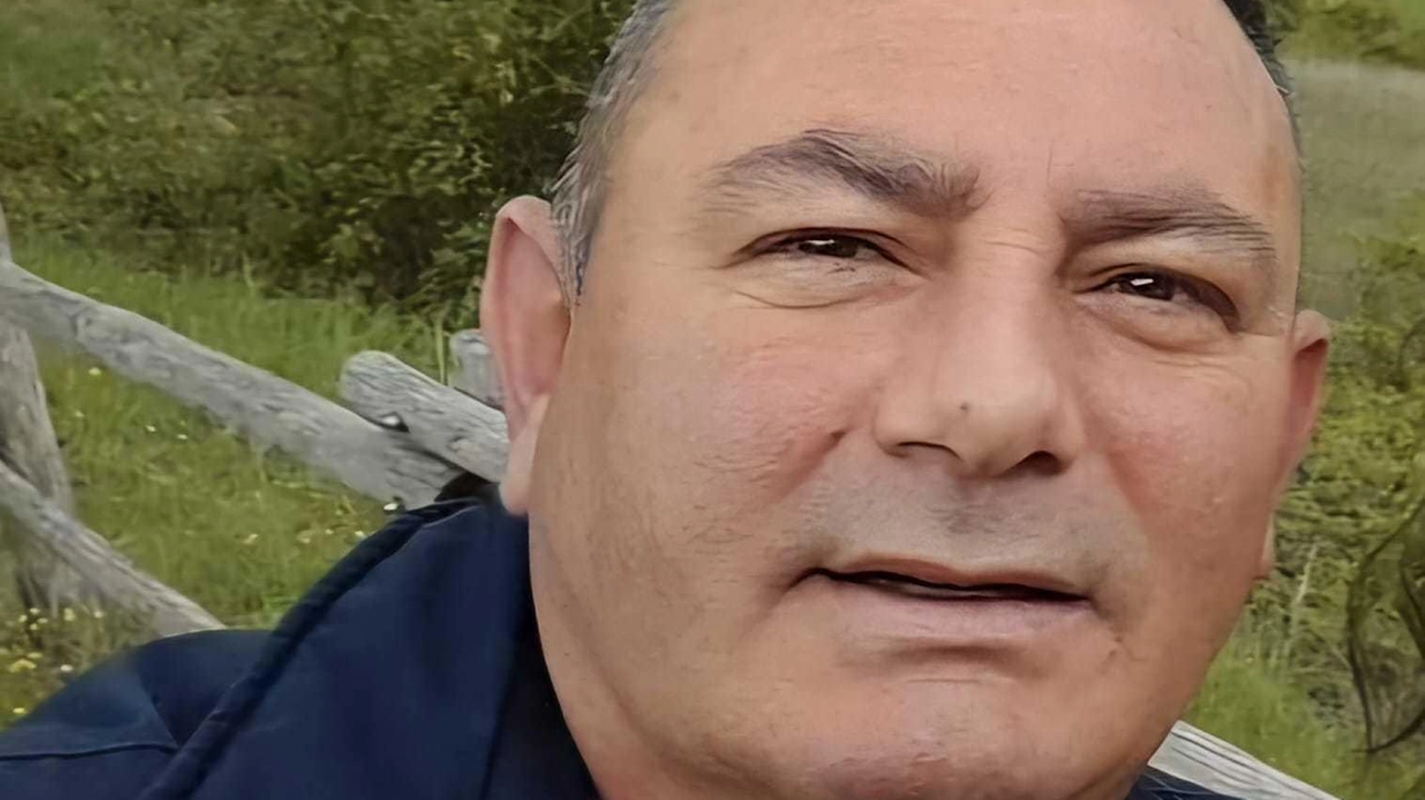 Il presidente dell’associazione Luccasenzabarriere Odv, Domenico Passalacqua, interviene sui lavori a Villa Bottini Il presidente dell’associazione Luccasenzabarriere Odv, Domenico Passalacqua, interviene sui lavori a Villa Bottini