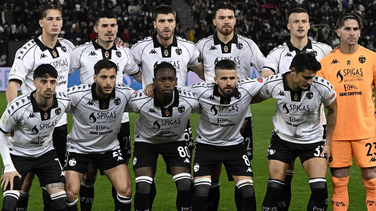 La formazione dello Spezia scesa in campo ieri sera contro il Brescia